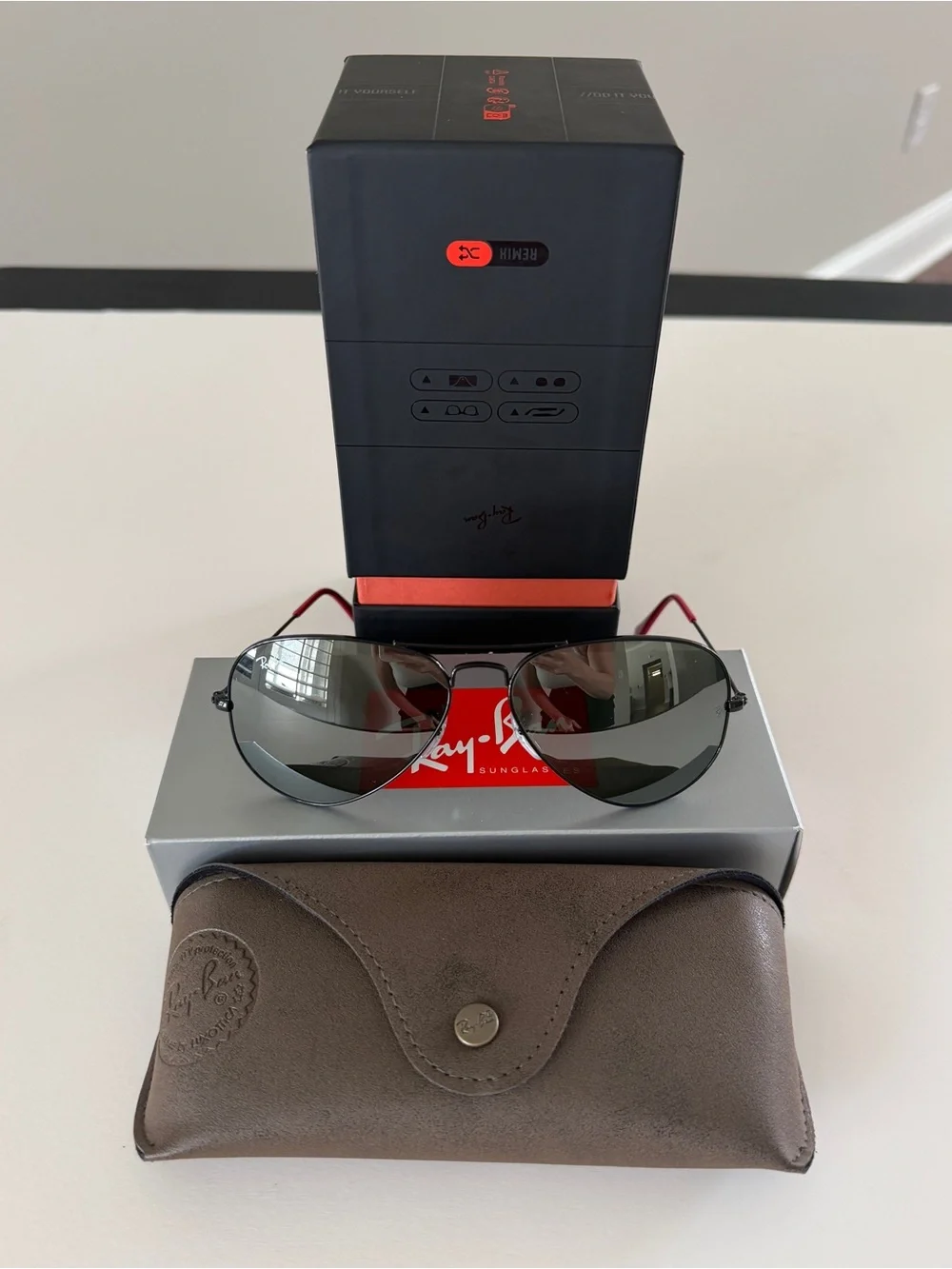 Ray-Ban Aviator Sunglasses in Black Frame with Red Temples Lens Size 58-14